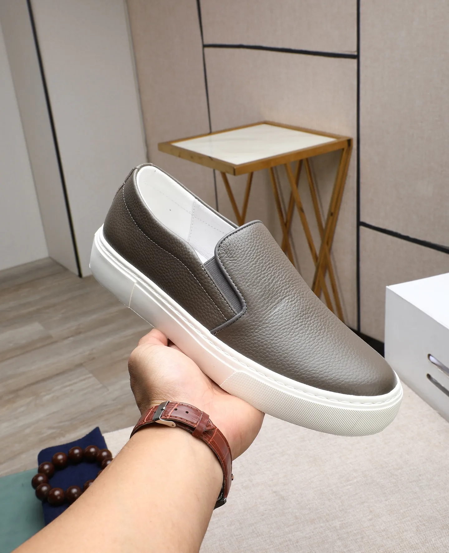 Men's men's shoes💰440🌹🌹[PRADA—Prada] latest model🙈original replica! 👟👟👟Available here. The workmanship is top-notch. The upper is made of Italian 🇮🇹Imported calfskin. ❗️Breathable genuine leather lining @Suitable for travel. The original version has an enlarged engraved sole, making it suitable for all kinds of travels, showing low-key luxury. Let quality speak for itself. Color: Size: 38-44